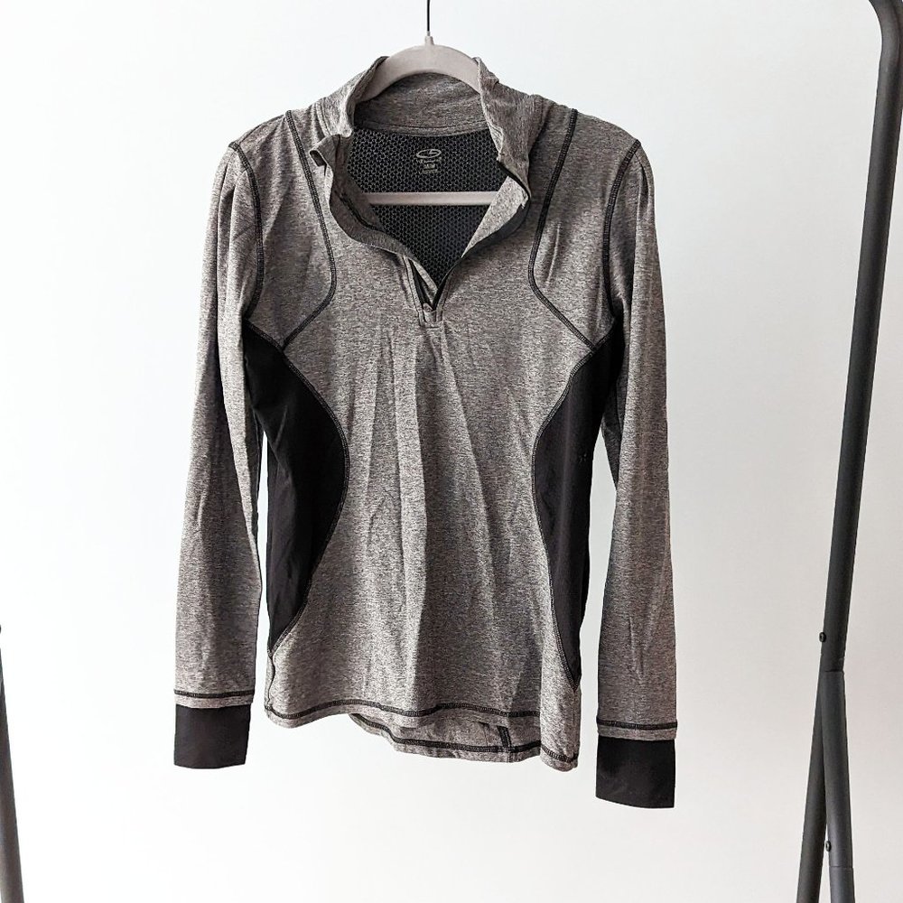 Womens Grey Workout Quarter ZIp - Size Medium